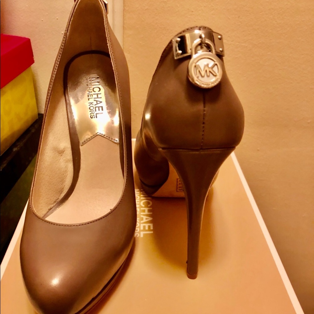 Michael Kors Pumps